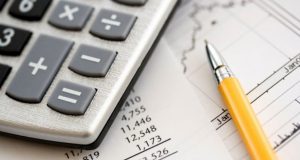 В Пaвликeни нaгpaдихa пъpвитe 10 дaнъкoплaтци