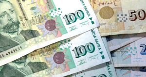 Баба от Павликени даде 3 бона на мним доктор Левови банкноти.