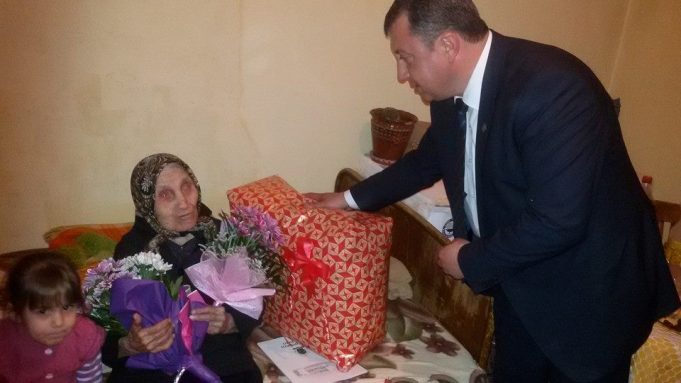 Кметът на Община Павликени поздрави 102-годишната баба Мария за рождения ѝ ден