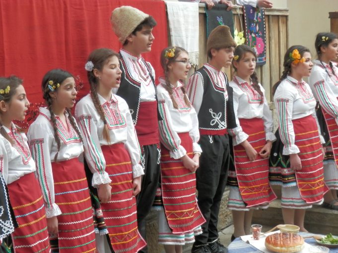 † В Бяла черква представиха възстановка на празника Благовещение