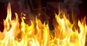 Лек автомобил горя в Павликени