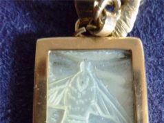 † Кръст на два века пази Павликени