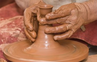 Изложба на керамични експонати откриха в Павликени