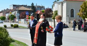 В Павликени осветиха за безопасно движение новите кръгови кръстовища