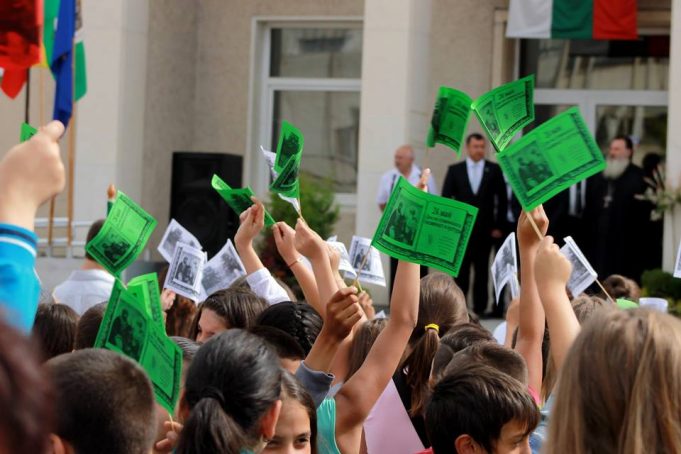 Двама са носителите на приза „Директор на годината” в Павликени