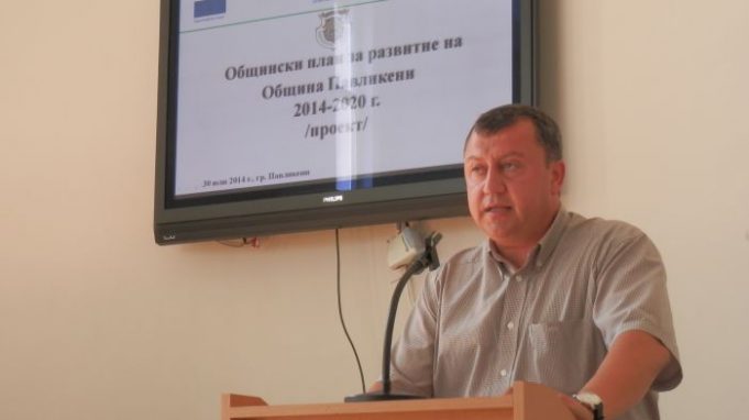 Община Павликени подписа договор по програма „Деца в риск“