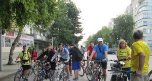 Инж. Емануил Манолов на колело даде началото на велопоход в Павликени