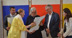 Посланикът на Финландия откри изложбата „Павликени и света“