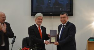 Валентин Михов представи автобиографичната си книга „В играта на живота”