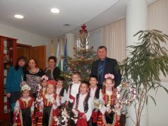 Сурвакари от Бяла черква благословиха кмета и администрацията на Община Павликени