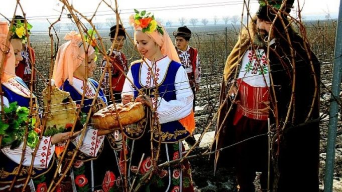 † Днес почитаме Свети Трифон