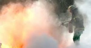 Запалиха коли на баща и син в село Бутово