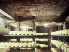 Пещерите, в които зрее сиренето Roquefort