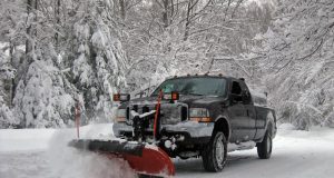 Вече търсят кой ще чисти снега за следващите две зими