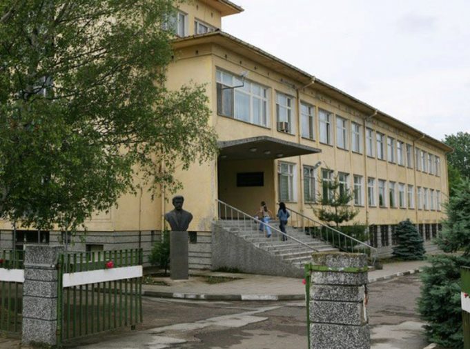 Професионалната гимназия в Павликени благодари на родителите на успелите си ученици с Вечер на победителите