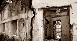 Тежка миризма на прогнило…