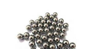 Неизвестен стреля по два джипа и къща в Павликени