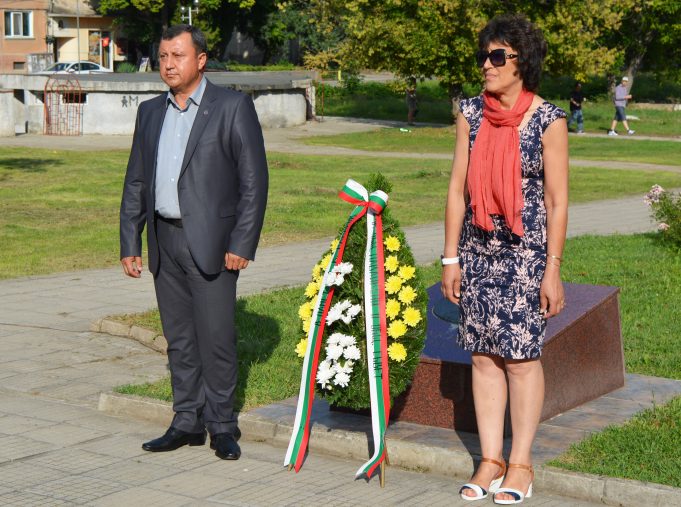 Община Павликени почете 10 години от смъртта на Кирил Ракаров