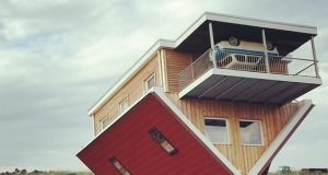 С главата надолу