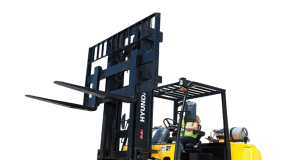 Търси да назначи работници в транспорта и складирането