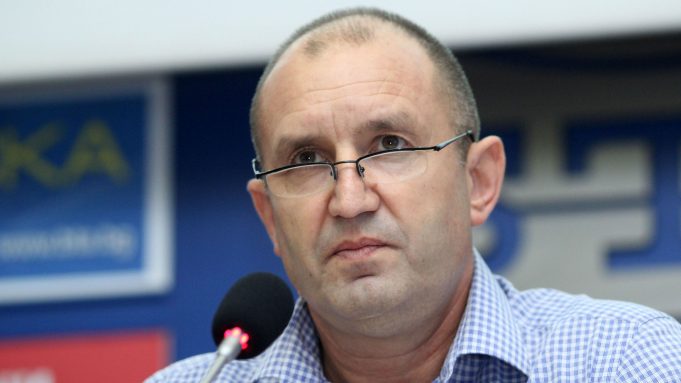 Ген. Радев на винена дегустация в Сухиндол