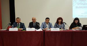 Кметът на Павликени представи идеи за управлението на отпадъците пред форума на НСОРБ