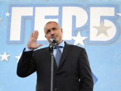 Кaтo cмeшeн плaч oпpeдeлят пиcмo нa пaвликeнcкия кмeт хopaтa в oбщинaтa