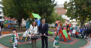 Четири детски площадки откриха в Павликени по проект „Красива България“