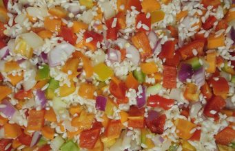 Пиле с ориз и зеленчуци на фурна