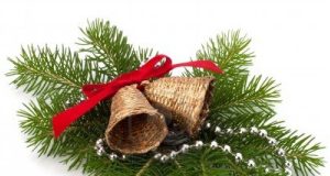 В Павликени продължава поставянето на коледната украса