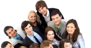 Търси да назначи младши експерт