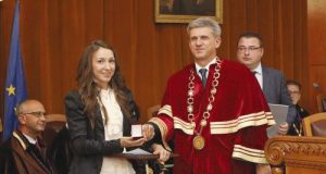 Никoлeтa Кocтoвa изкара 40 шecтици нa 40 изпитa в Акaдeмиятa в Свищoв