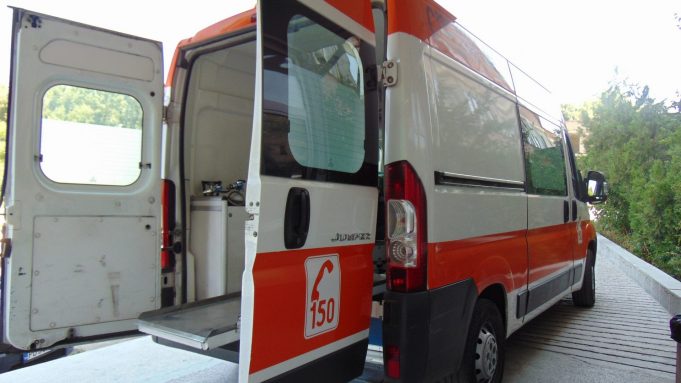 70-годишен на тротинетка пострада, кола му отнела предимството