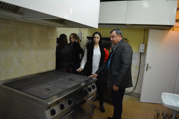 Ново кухненско оборудване е монтирано в социалния патронаж в Павликени