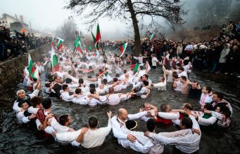 † Йордановден е!