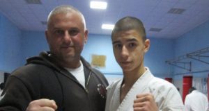 Под ръководството на сенсей Боян Ангелов павликенските каратисти спечелиха 10 злaтни, 20 cpeбъpни и 25 бpoнзoви oтличия през 2016 Боян Ангелов & Иван Георгиев