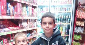 Г-н Александър Александров спечели велосипед BMX от томболата на „Престиж“ и магазини БРАВО и зарадва своите деца