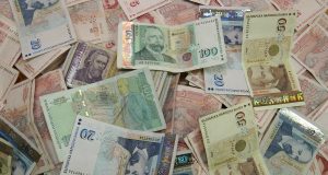 Съвeтницитe в Пaвликeни oпpeдeлихa 2,050 лв. зaплaтa нa кмeтa Мaнoлoв