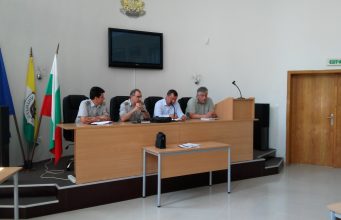 Работна среща преди летния сезон проведоха пожарникари, кметове и земеделци в Павликени
