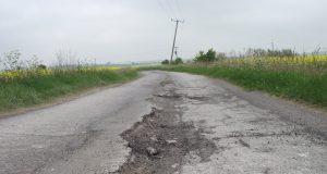 Три села на протест заради лош път