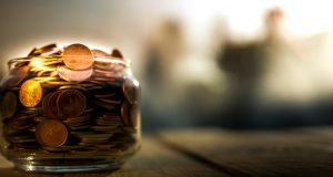 Хванаха 15-годишна, крала от кутия за дарения в храм