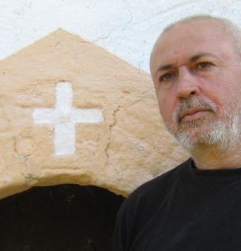 Със знаме и на кон