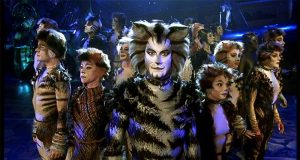 Мюзикълът „Котки“ на открита сцена на крепостта „Царевец“ в старопрестолния град Търново