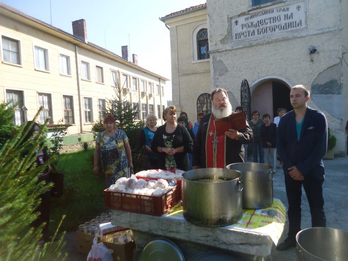 Курбан за здраве даде кандидат-депутатът Венцислав Георгиев по случай празника на Павликени