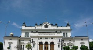 Нерде Павликени, нерде Банкя – глупостите станаха много