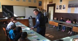 Полицаи от Павликени проведоха първия урок в новооткрития Център за превенция и спорт