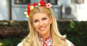 Нелина, оркестър „Павликени“ и танцова формация „Люти чушки“ по БНТ 1