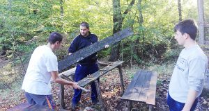 Ученици от Павликени почистиха местността Канлъдере