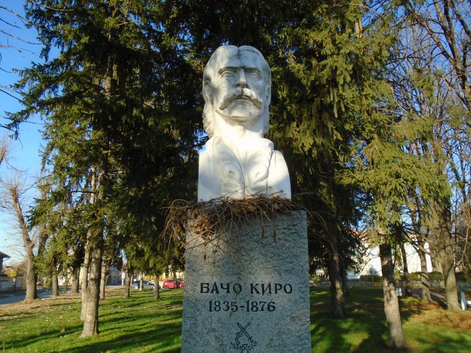 Това венец ли е или гнездо на свраки?