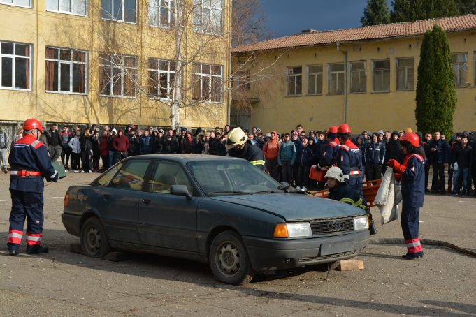 Членовете на Доброволното формирование в Павликени получиха сертификати за първи курс на обучение
